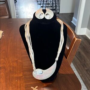 Elegant Silver Shell Necklace and Earring Set